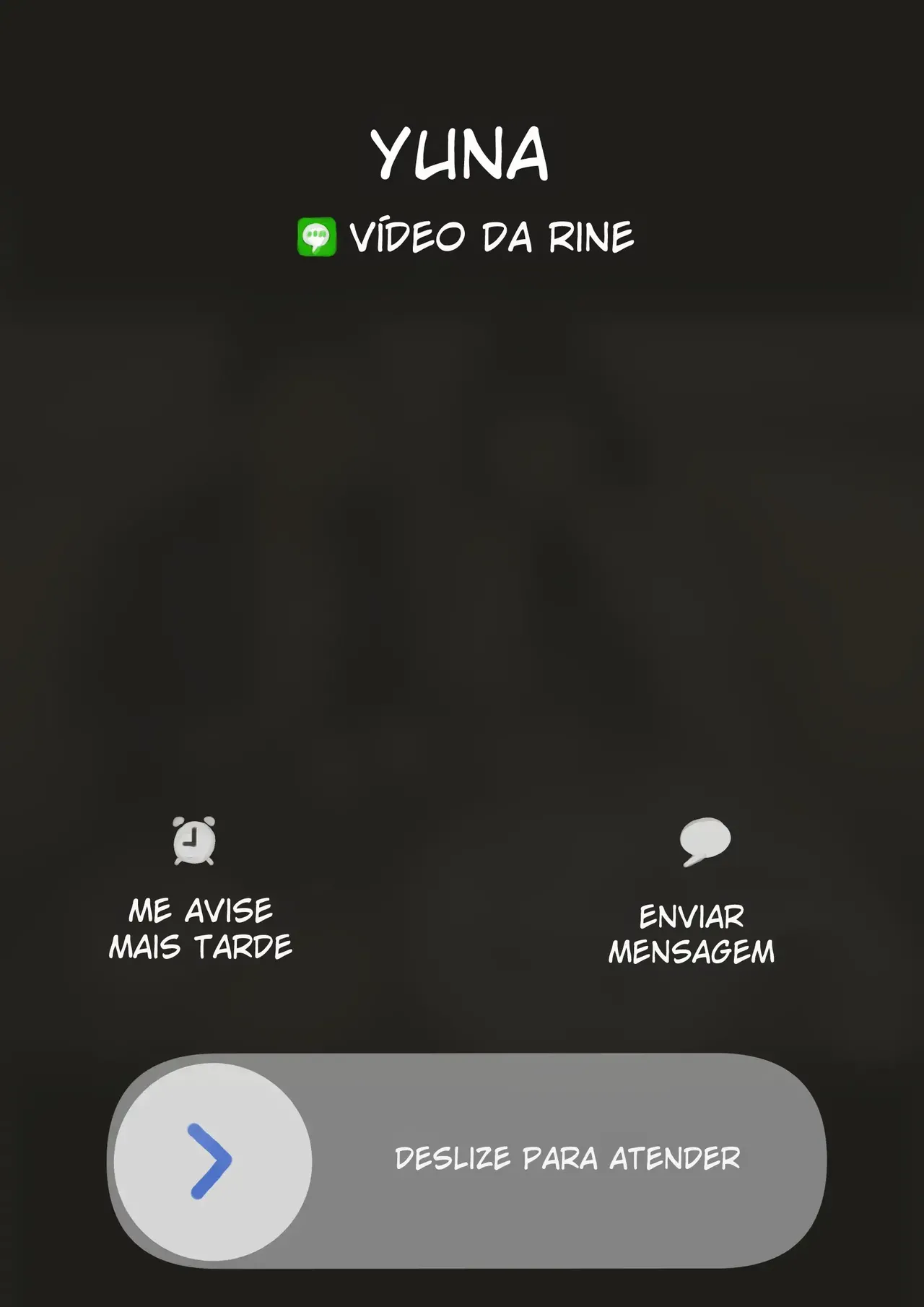 Eu só dei uma olhadinha no smartphone dela, só isso. imagen número 18
