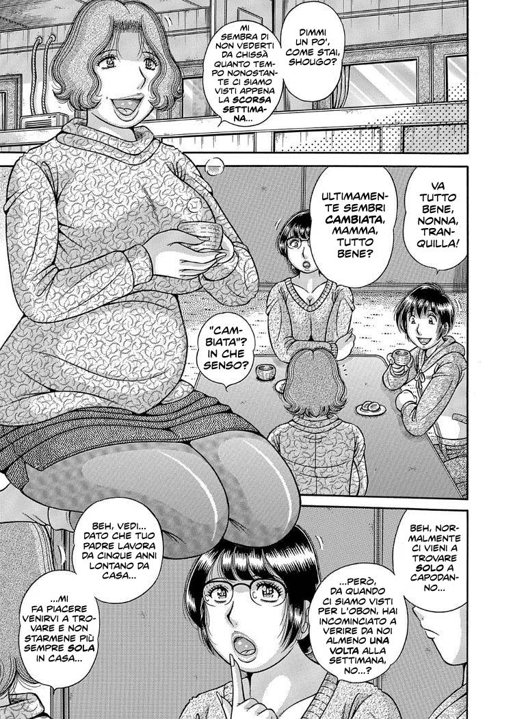 [Umino Sachi] Sansedai Soukan ~Boku to Kaa-san to Obaa-chan~ | Amore Proibito! Cap.1-3 [Italian] [Hentai Fantasy] image number 2